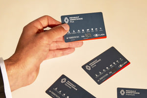 Карта помощи на дорогах Renault Assistance Plus в подарок!