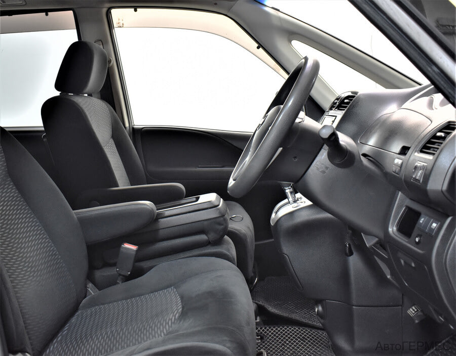 Фото NISSAN Serena IV (C26) с пробегом | №11