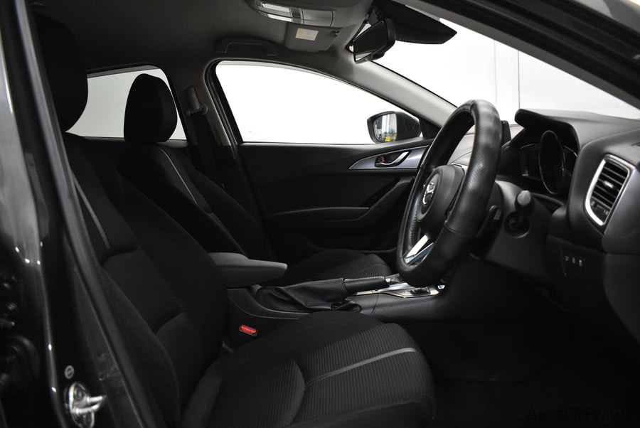 Фото MAZDA Axela III Рестайлинг с пробегом | №14