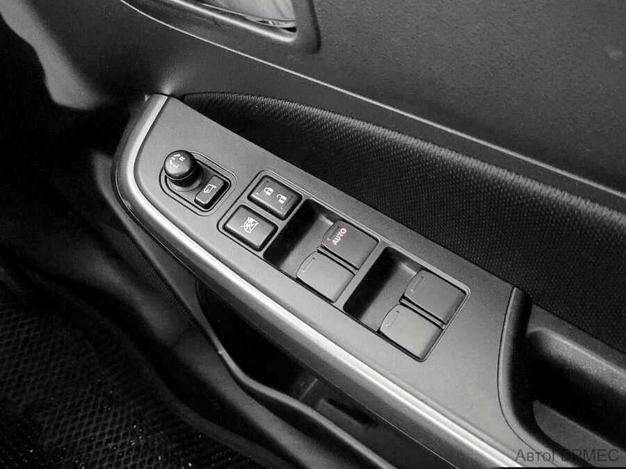 Фото SUZUKI Swift V с пробегом | №10 Фото SUZUKI Swift V с пробегом | №10