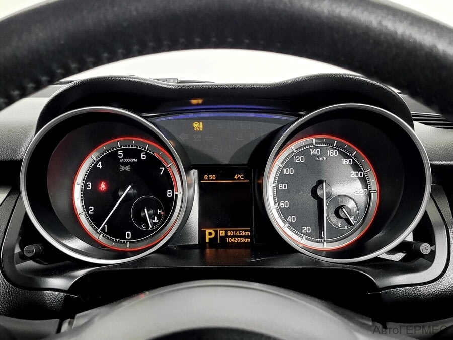 Фото SUZUKI Swift V с пробегом | №6