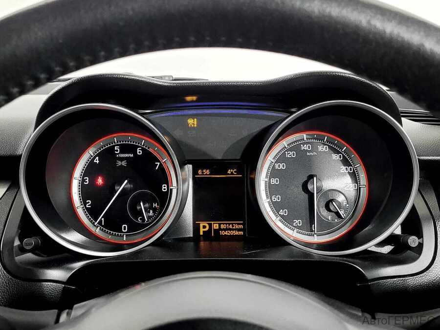 Фото SUZUKI Swift V с пробегом | №6 Фото SUZUKI Swift V с пробегом | №6