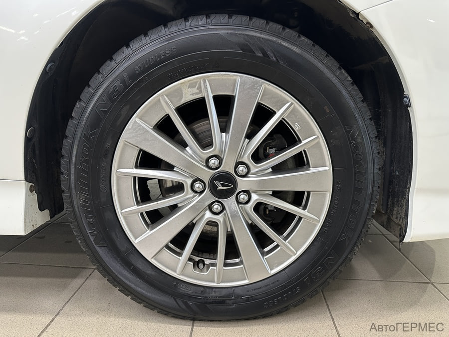 Фото TOYOTA Wish II Рестайлинг с пробегом | №16