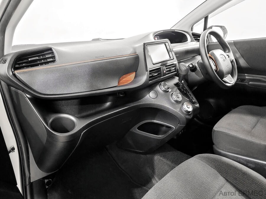 Фото TOYOTA Sienta II Рестайлинг с пробегом | №11