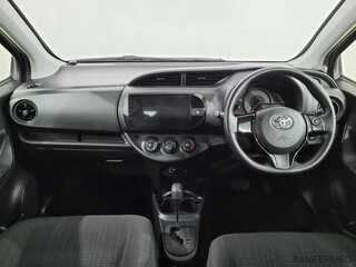 Фото TOYOTA Vitz III (XP130) Рестайлинг с пробегом
