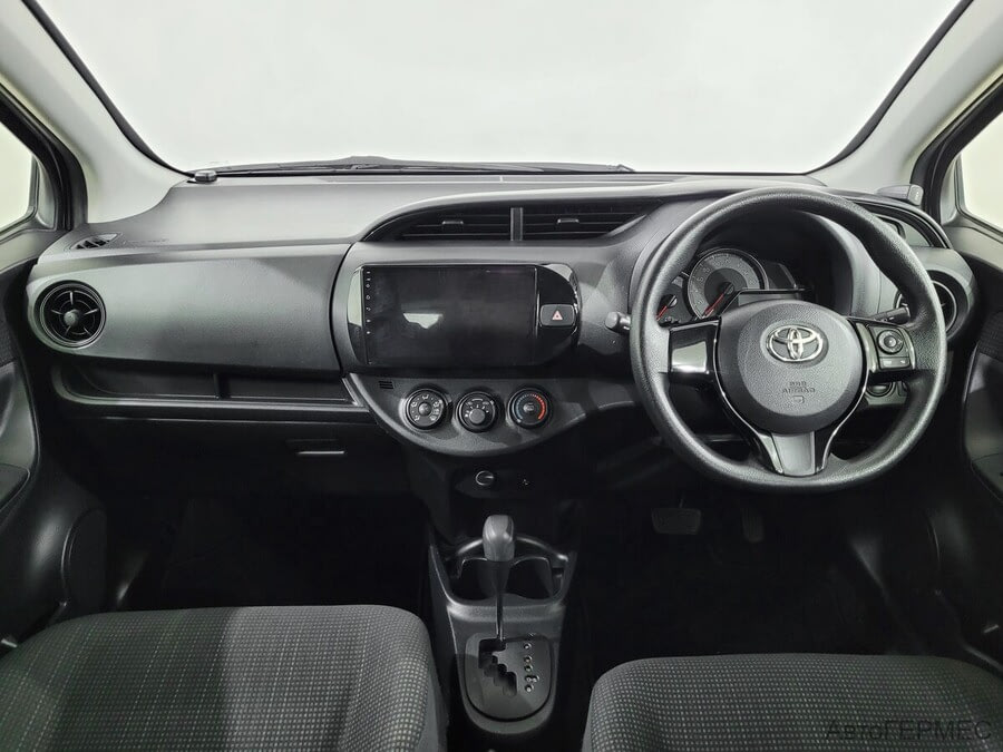 Фото TOYOTA Vitz III (XP130) Рестайлинг с пробегом | №5