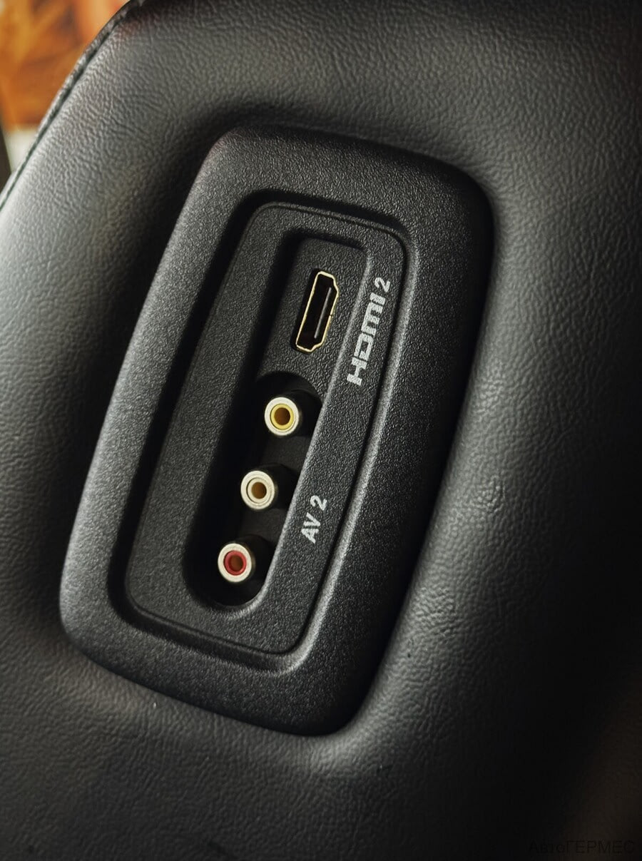 Фото Jeep Grand Cherokee IV (WK2) Рестайлинг с пробегом | №11