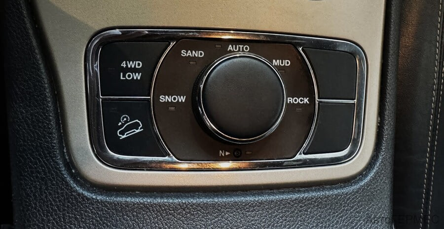 Фото Jeep Grand Cherokee IV (WK2) Рестайлинг с пробегом | №10