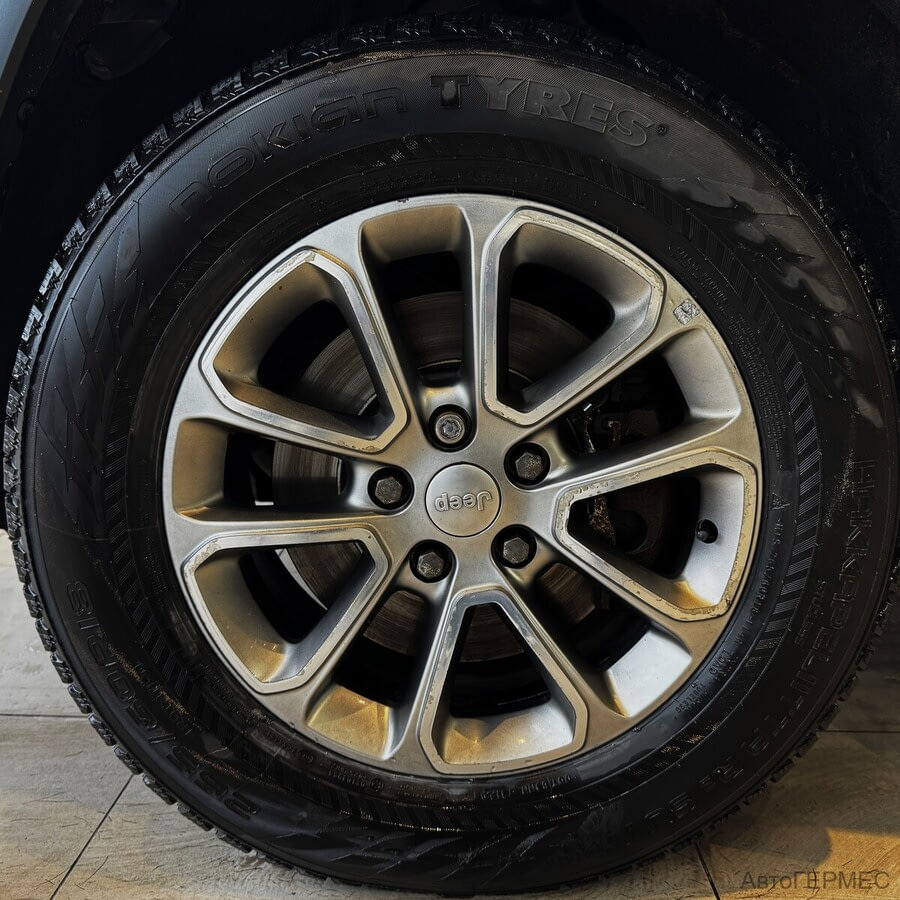 Фото Jeep Grand Cherokee IV (WK2) Рестайлинг с пробегом | №18