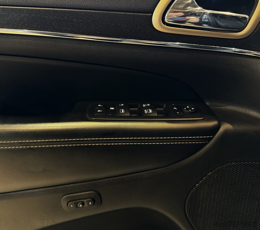 Фото Jeep Grand Cherokee IV (WK2) Рестайлинг с пробегом | №12