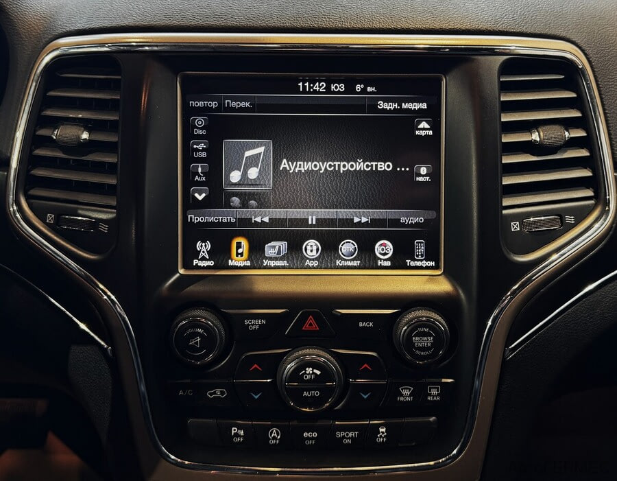 Фото Jeep Grand Cherokee IV (WK2) Рестайлинг с пробегом | №7