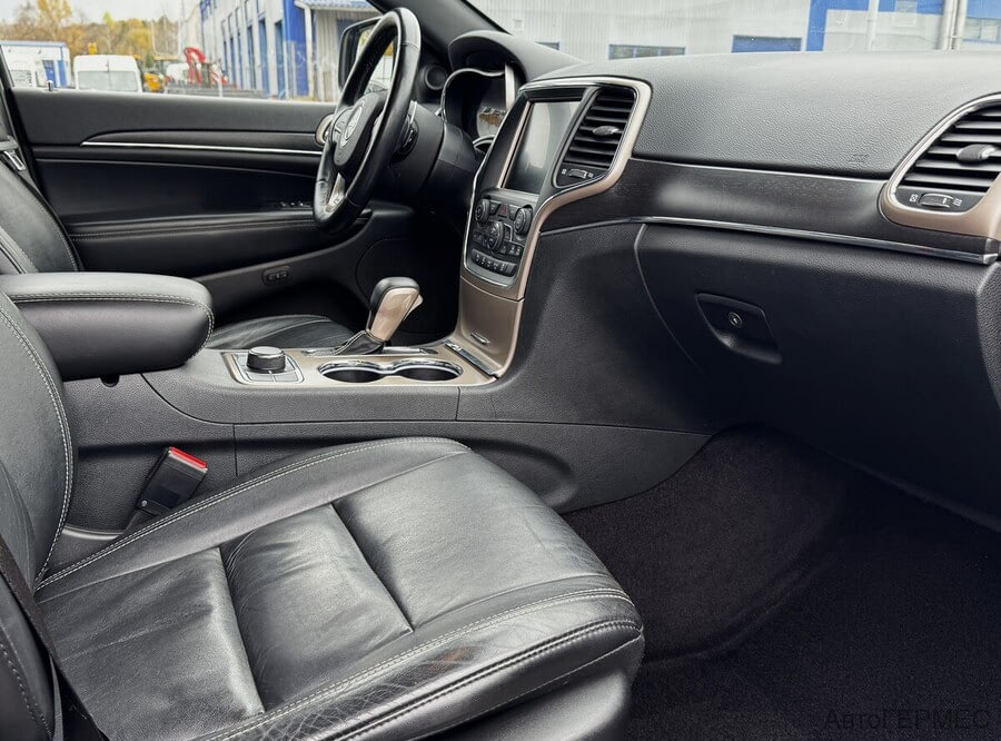 Фото Jeep Grand Cherokee IV (WK2) Рестайлинг с пробегом | №14