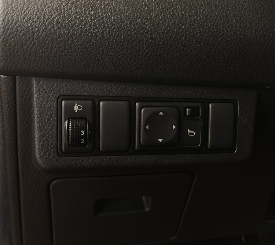 Фото NISSAN Tiida I Рестайлинг с пробегом | №8