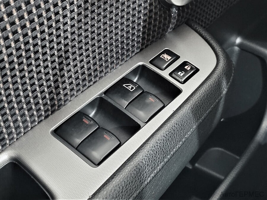 Фото NISSAN Tiida I с пробегом | №10 Фото NISSAN Tiida I с пробегом | №10