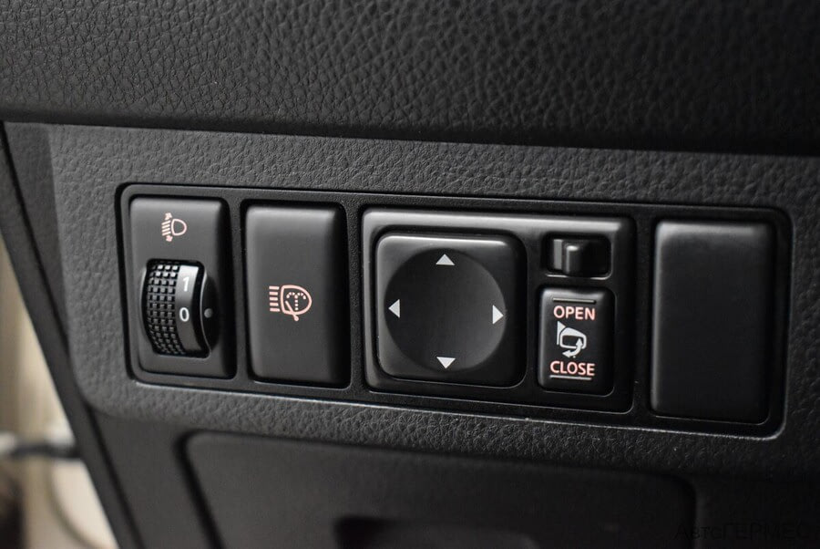 Фото NISSAN Tiida I Рестайлинг с пробегом | №8