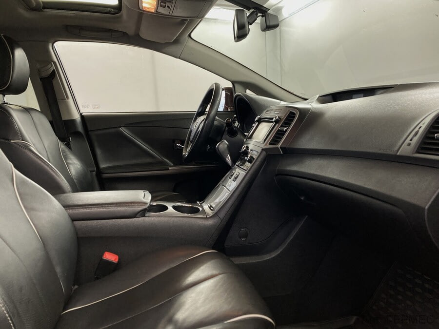 Фото TOYOTA Venza I Рестайлинг с пробегом | №14