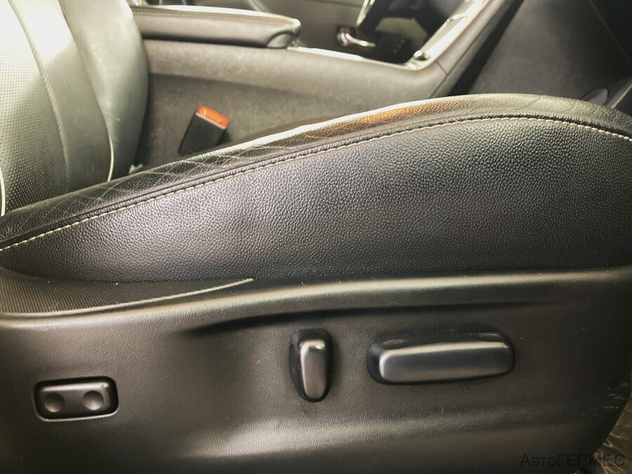 Фото TOYOTA Venza I Рестайлинг с пробегом | №13