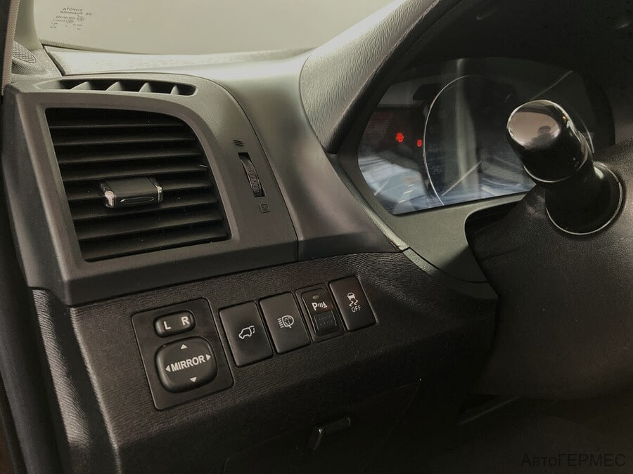 Фото TOYOTA Venza I Рестайлинг с пробегом | №10