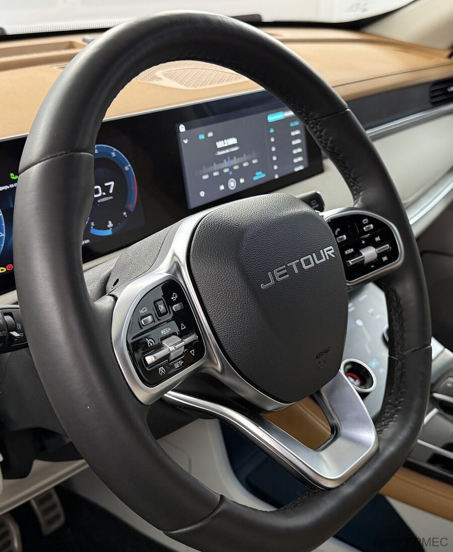 Фото JETOUR X70 Plus I Рестайлинг с пробегом | №13