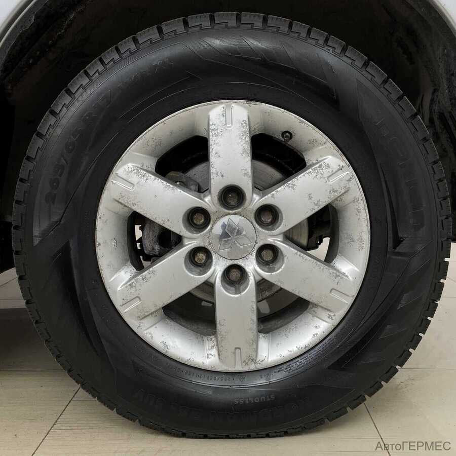 Фото MITSUBISHI Pajero III с пробегом | №17