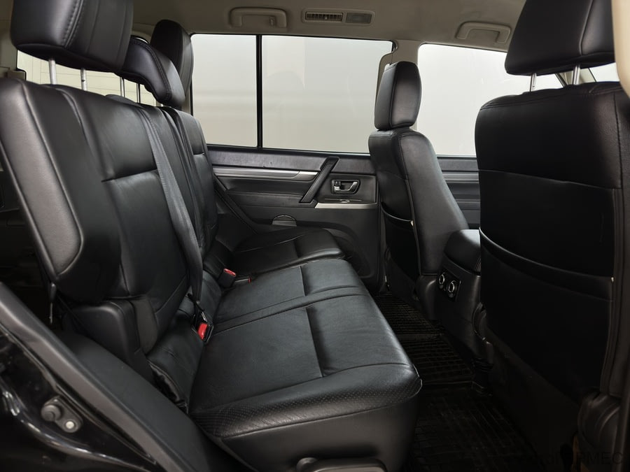 Фото MITSUBISHI Pajero IV Рестайлинг 1 с пробегом | №11 Фото MITSUBISHI Pajero IV Рестайлинг 1 с пробегом | №11