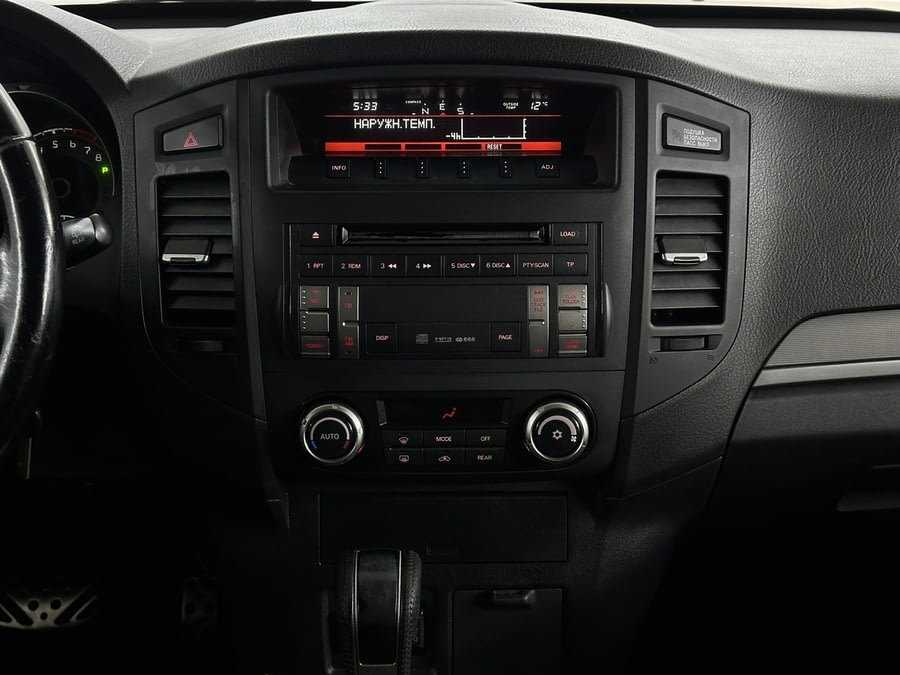 Фото MITSUBISHI Pajero IV Рестайлинг 1 с пробегом | №7 Фото MITSUBISHI Pajero IV Рестайлинг 1 с пробегом | №7