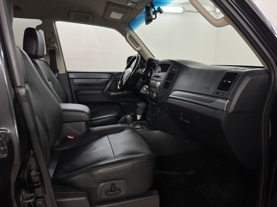Фото MITSUBISHI Pajero IV Рестайлинг 1 с пробегом | №10 Фото MITSUBISHI Pajero IV Рестайлинг 1 с пробегом | №10