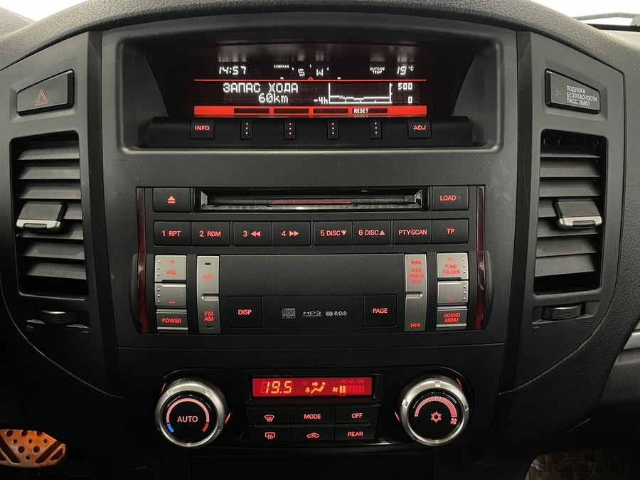 Фото MITSUBISHI Pajero IV Рестайлинг 1 с пробегом | №7 Фото MITSUBISHI Pajero IV Рестайлинг 1 с пробегом | №7