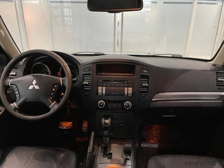 Фото MITSUBISHI Pajero IV Рестайлинг 1 с пробегом