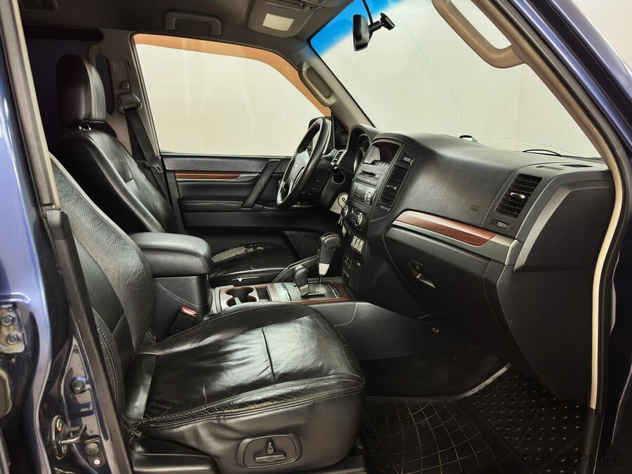 Фото MITSUBISHI Pajero IV с пробегом | №12 Фото MITSUBISHI Pajero IV с пробегом | №12