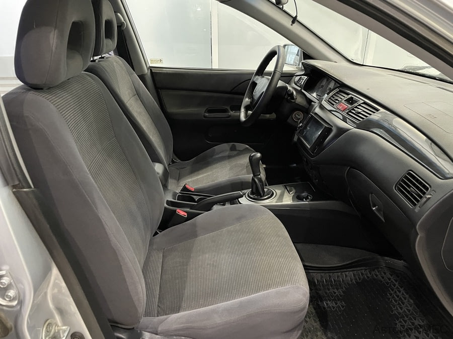 Фото MITSUBISHI Lancer IX Рестайлинг с пробегом | №11