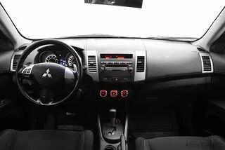 Фото MITSUBISHI Outlander II Рестайлинг с пробегом Фото MITSUBISHI Outlander II Рестайлинг с пробегом