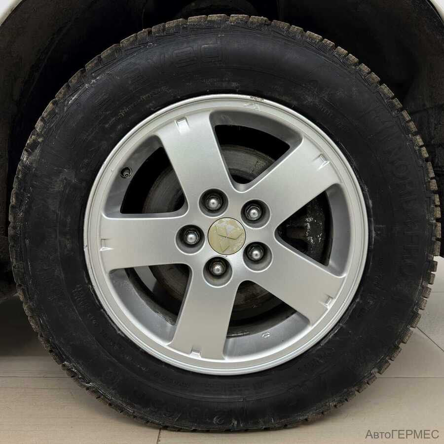 Фото MITSUBISHI Outlander II Рестайлинг с пробегом | №13