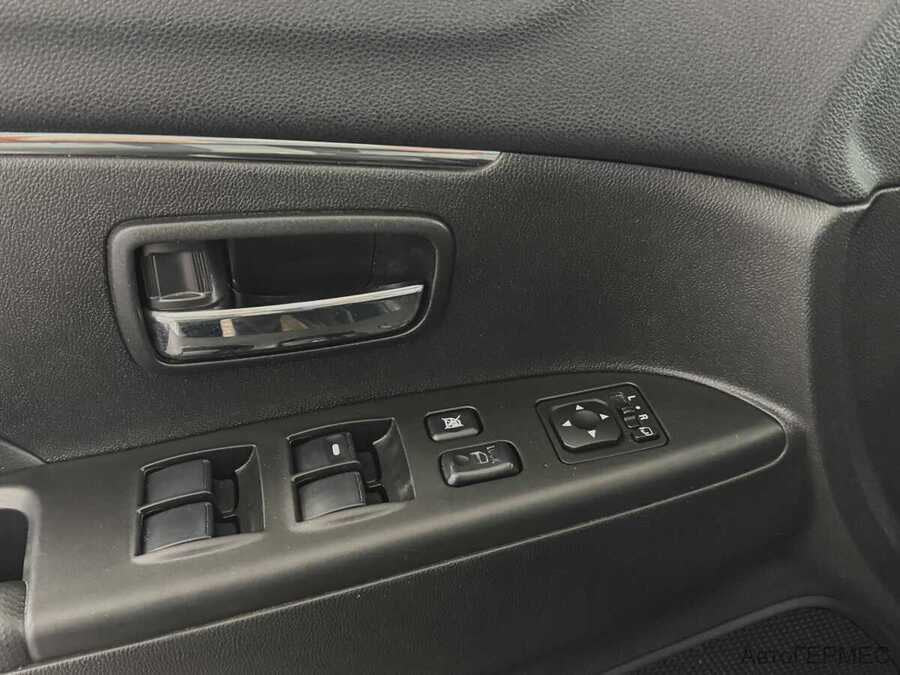 Фото MITSUBISHI ASX I Рестайлинг с пробегом | №10