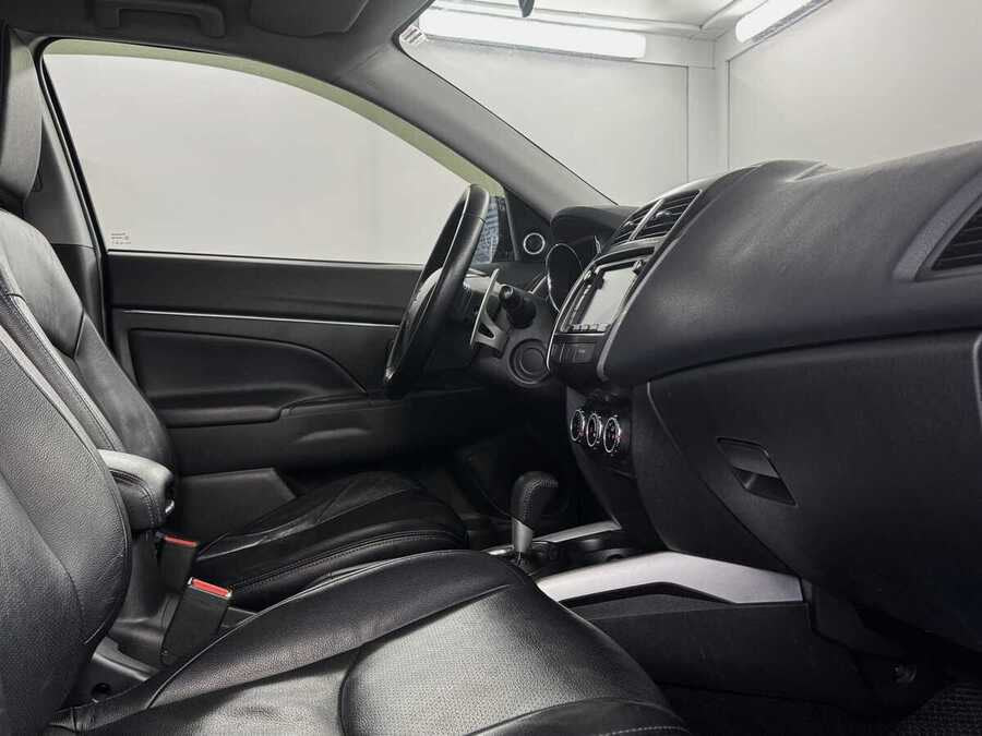 Фото MITSUBISHI ASX I Рестайлинг с пробегом | №12