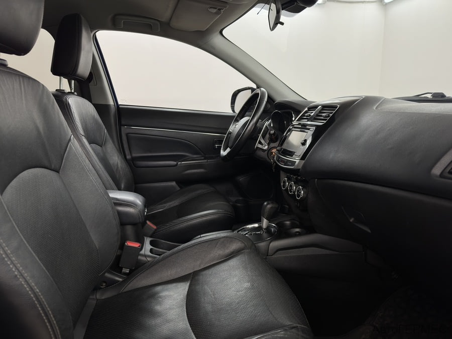 Фото MITSUBISHI ASX I Рестайлинг с пробегом | №11