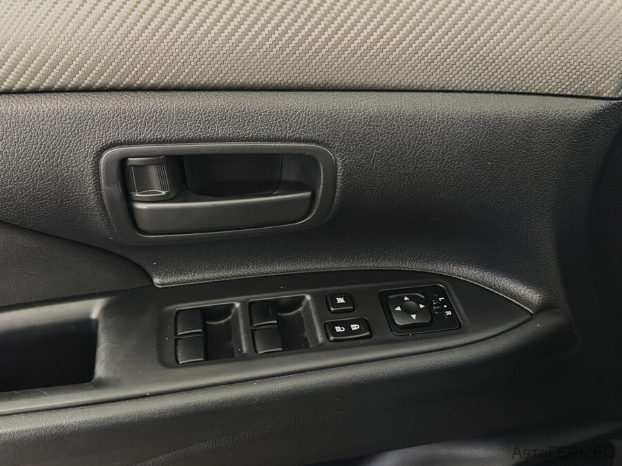 Фото MITSUBISHI Outlander III с пробегом | №9 Фото MITSUBISHI Outlander III с пробегом | №9