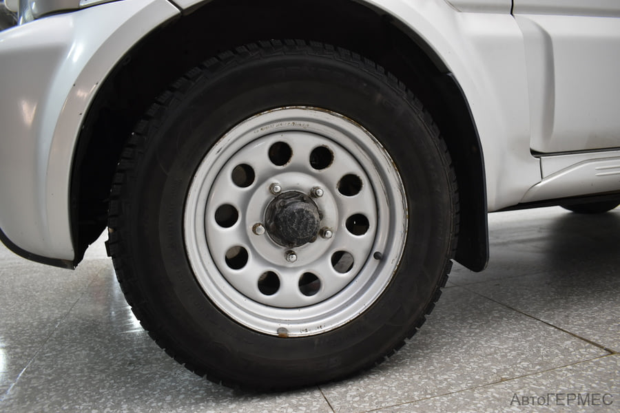 Фото SUZUKI Jimny III Рестайлинг 1 с пробегом | №15 Фото SUZUKI Jimny III Рестайлинг 1 с пробегом | №15