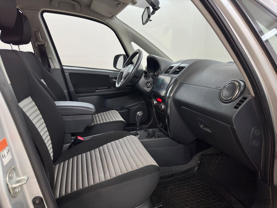 Фото SUZUKI Sx4 I (CLASSIC) Рестайлинг с пробегом | №10 Фото SUZUKI Sx4 I (CLASSIC) Рестайлинг с пробегом | №10