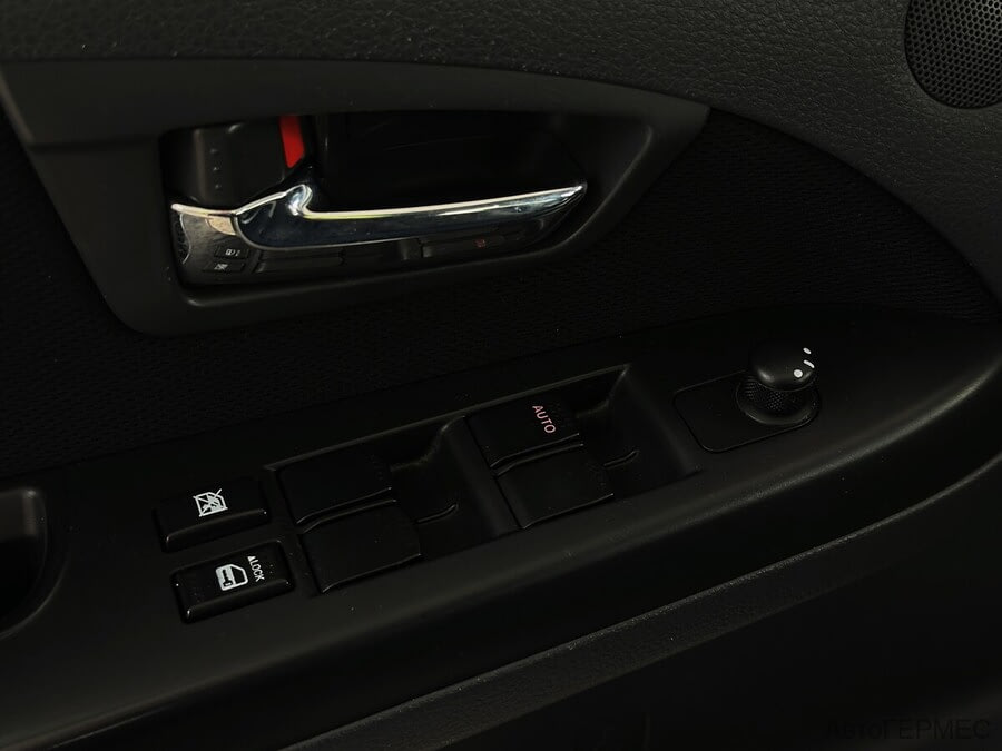 Фото SUZUKI Sx4 I (CLASSIC) Рестайлинг с пробегом | №9 Фото SUZUKI Sx4 I (CLASSIC) Рестайлинг с пробегом | №9