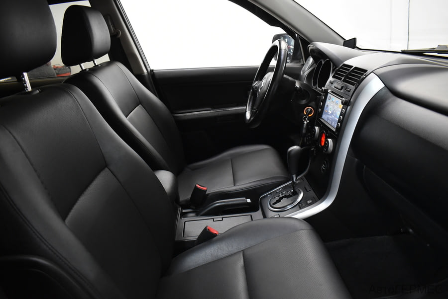 Фото SUZUKI Grand Vitara II Рестайлинг 2 с пробегом | №11 Фото SUZUKI Grand Vitara II Рестайлинг 2 с пробегом | №11