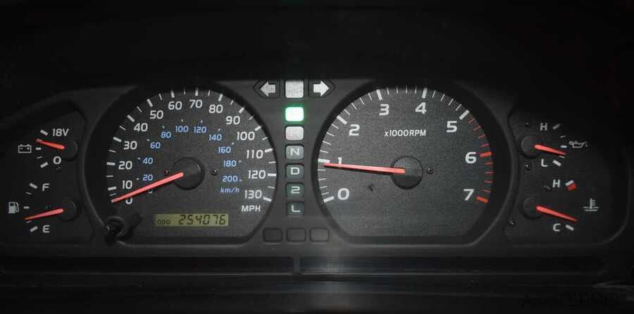 Фото TOYOTA Land Cruiser 100 SERIES с пробегом | №6 Фото TOYOTA Land Cruiser 100 SERIES с пробегом | №6