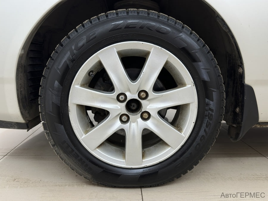 Фото TOYOTA Corolla IX (E120, E130) Рестайлинг с пробегом | №13