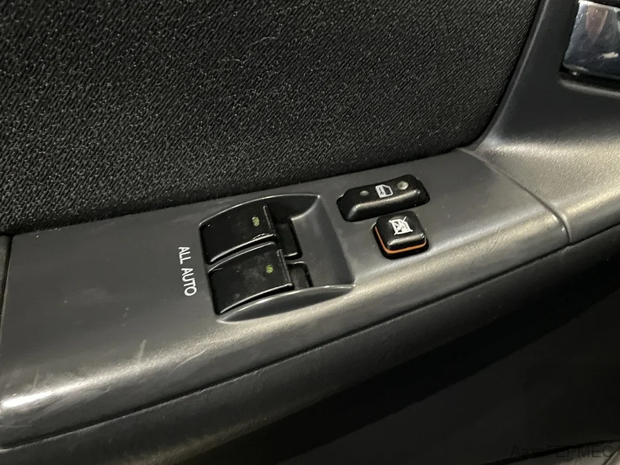 Фото TOYOTA Corolla IX (E120, E130) Рестайлинг с пробегом | №7 Фото TOYOTA Corolla IX (E120, E130) Рестайлинг с пробегом | №7