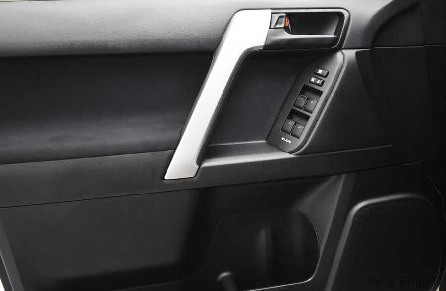 Фото TOYOTA Land Cruiser Prado 150 SERIES Рестайлинг 1 с пробегом | №14