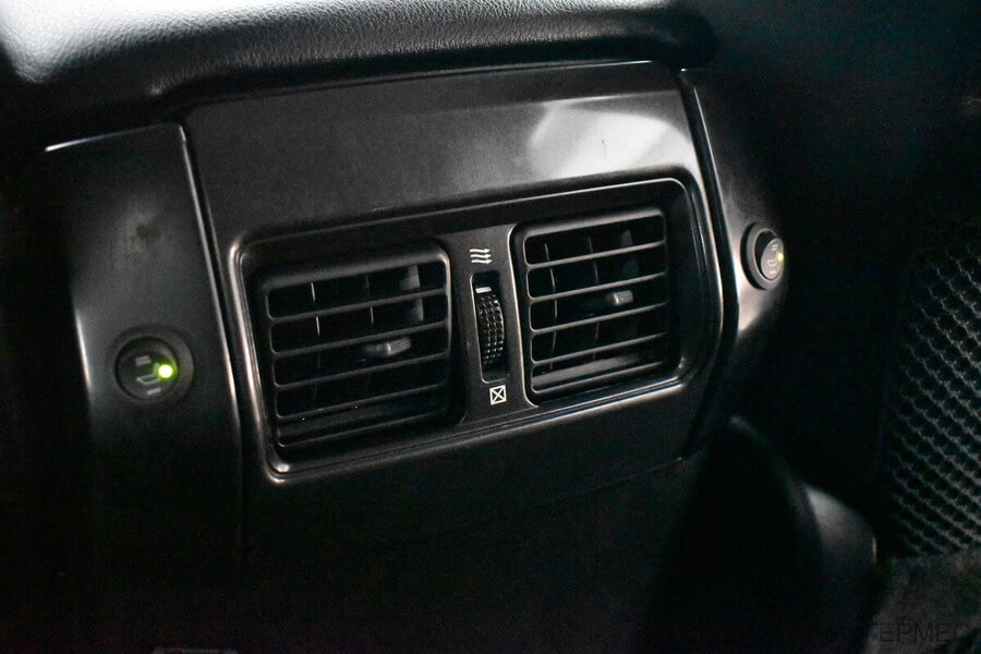 Фото TOYOTA Land Cruiser Prado 150 SERIES Рестайлинг 1 с пробегом | №11 Фото TOYOTA Land Cruiser Prado 150 SERIES Рестайлинг 1 с пробегом | №11