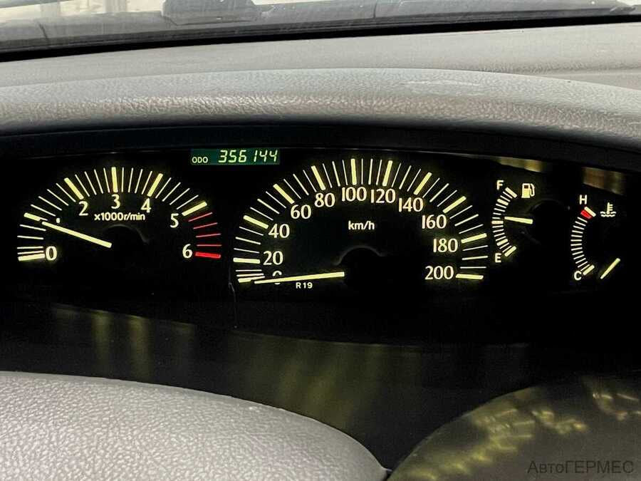 Фото TOYOTA Previa II (XR30, XR40) с пробегом | №6