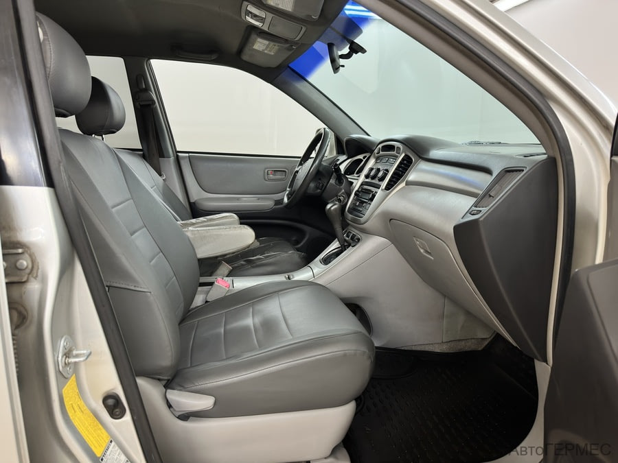 Фото TOYOTA Highlander I (U20) Рестайлинг с пробегом | №10