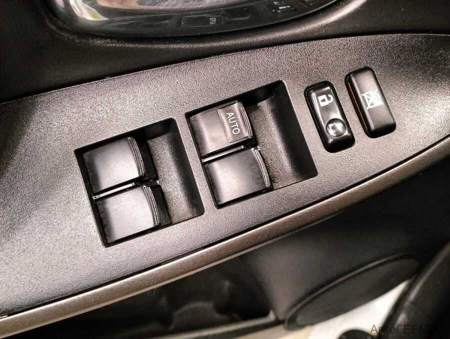 Фото TOYOTA RAV4 III (XA30) Рестайлинг с пробегом | №10