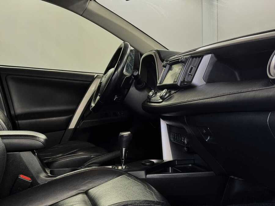 Фото TOYOTA RAV4 IV (XA40) с пробегом | №13